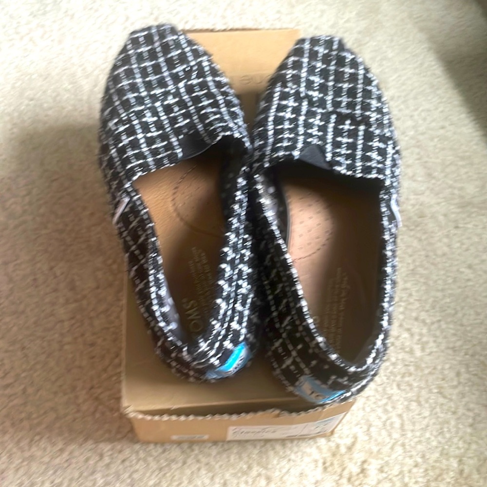 Toms Black and white Tweed 7.5